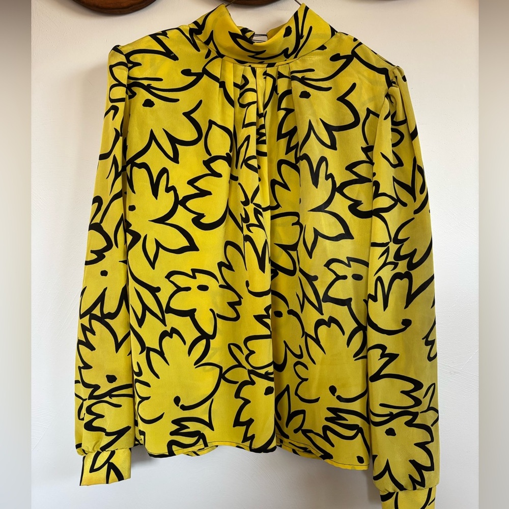 80s Vintage Yellow Graphic Floral Blouse – Bold Print High Neck Top